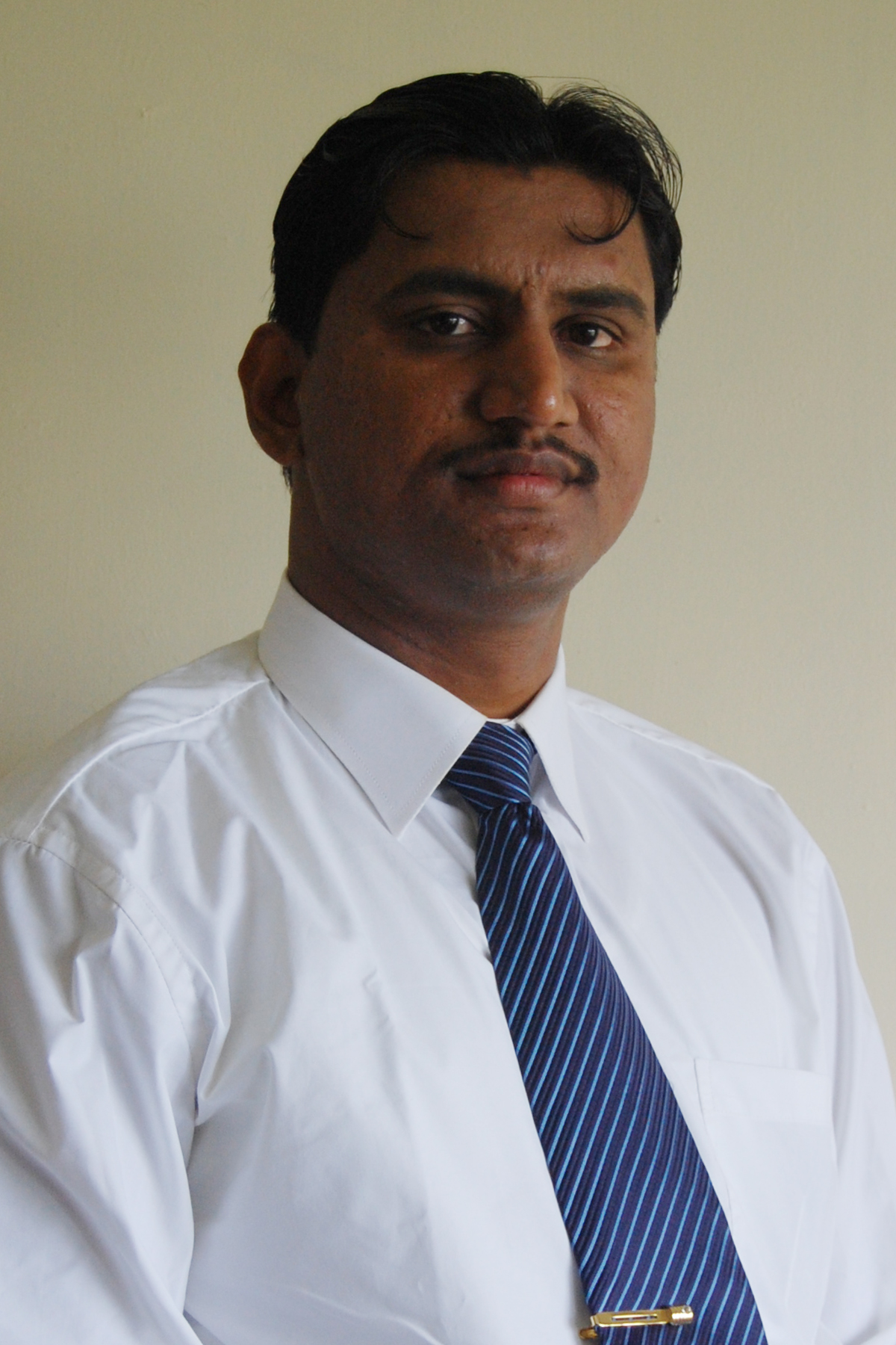 Mr.Vishwanath M Khadakbhavi